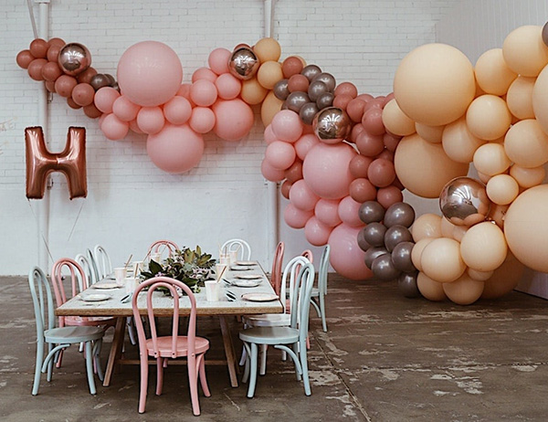 how to make a balloon garland