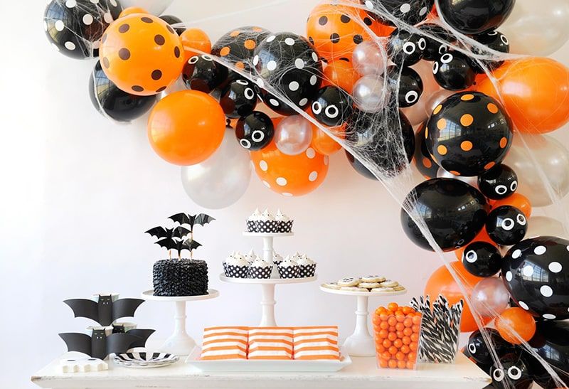 balloon halloween decor