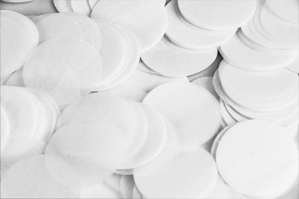 2.5cm Paper Confetti Dots White (22g)