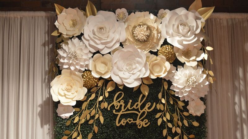 white and gold decoration ideas